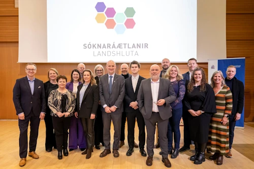 Ráðherrar og fulltrúar landshlutasamtaka sveitarfélaga að lokinni undirritun samninga um sóknaráætlanir fyrir tímabilið 2025-2029.