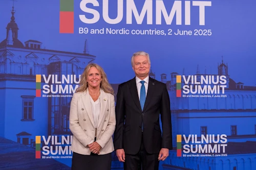Þorgerður Katrín Gunnarsdóttir utanríkisráðherra ásamt Gitanas Nausėda forseta Litáen.