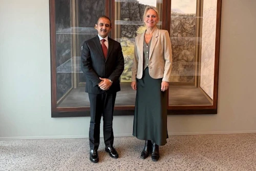 Þorgerður Katrín Gunnarsdóttir utanríkisráðherra og Kirti Vardhan Singh, vararáðherra Indlands í umhverfis-, skógar- og loftslagsmálum.