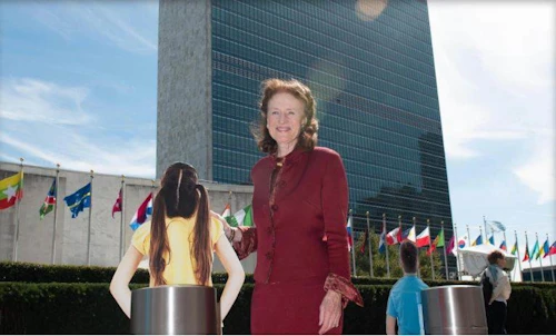 Henriette Fore framkvæmdastjóri UNICEF fyrir utan höfuðstöðvar Sameinuðu þjóðanna. Ljósmynd: UNICEF