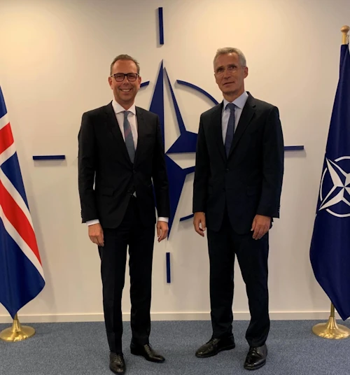 Hermann Ingólfsson, fastafulltrúi Íslands, ásamt Jens Stoltenberg, framkvæmdastjóra Atlantshafsbandalagsins.