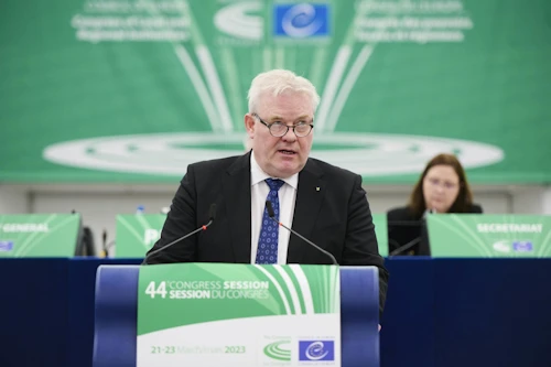 Sigurður Ingi Jóhannsson, innviðaráðherra, flytur ávarp í þingsal Evrópuráðsins.