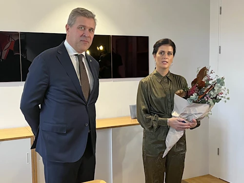 Þórdís Kolbrún Reykfjörð Gylfadóttir tekur við lyklavöldum í fjármála- og efnahagsráðuneytinu.