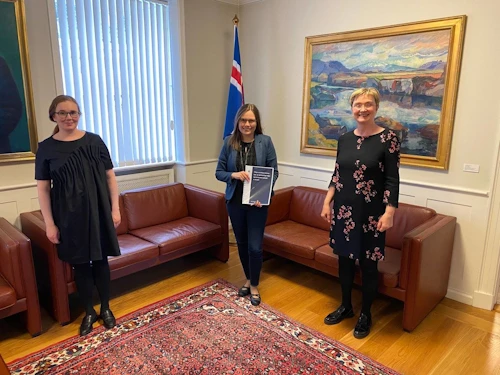 Katrín Jakobsdóttir, forsætisráðherra, ásamt Kristel Finnbogadóttur Flygenring og Aagot Vigdísi Óskarsdóttur