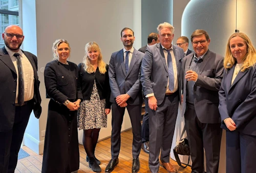 Les représentants de l'ambassade d'Islande et de la Chambre de commerce franco-islandaise