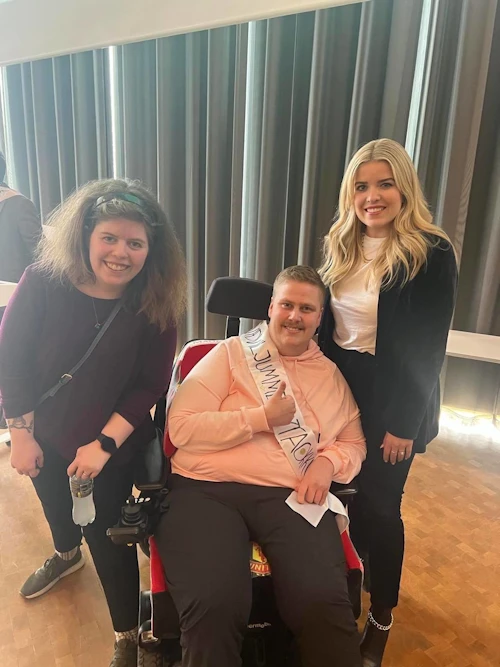 Áslaug Arna Sigurbjörnsdóttir og nemendur í starfstengdu diplómanámi fyrir fólk með þroskahömlun.