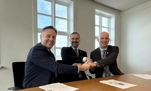 Jón Björn Hákonarson, Daði Már Kristófersson og Eyjólfur Ármannsson undirrituðu samkomulagið.