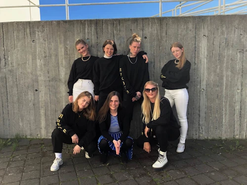 Katrín Jakobsdóttir forsætisráðherra ásamt Reykjavíkurdætrum