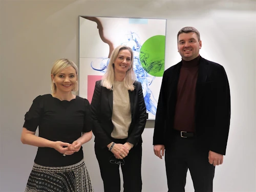 Lilja Alfreðsdóttir mennta- og menningarmálaráðherra, Karin Elsbudóttir forstöðumaður Norðurbryggju og Ásmundur Einar Daðason félags- og barnamálaráðherra. 