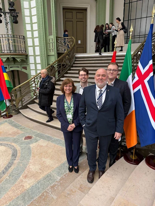Íslenska sendinefndin á leiðtogafundinum um gervigreind í París