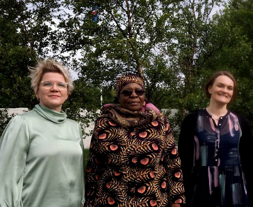 Sjöfn Vilhelmsdóttir, forstöðumaður Landgræðsluskólans, Netumbo Nandi-Ndaitwah aðstoðarforsætisráðherra og utanríkisráðherra Namibíu, og Nína Björk Jónsdóttir, forstöðumaður GRÓ 