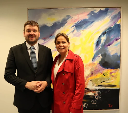 Ásmundur Einar Daðason, félags- og barnamálaráðherra, ásamt Ingibjörgu Ólöfu Isaksen, formanni hópsins.