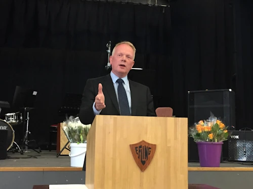 Menntamálaráðherra flytur ávarp