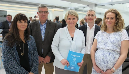 Ráðherra og hópurinn að baki hugverkastefnunni: Borghildur Erlingsdóttir, Gunnar Örn Harðarson, Ragnheiður Elín, Þorlákur jónsson og Brynhildur Pálmarsdóttir
