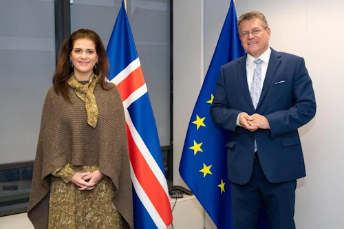 Þórdís Kolbrún ásamt Maros Šefčovič, varaforseta framkvæmdastjórnar ESB sem fer m.a. með málefni EES-samningsins. 