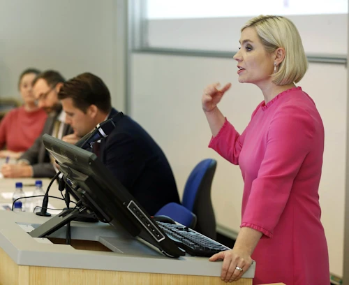 Lilja ræðir Brexit í HR