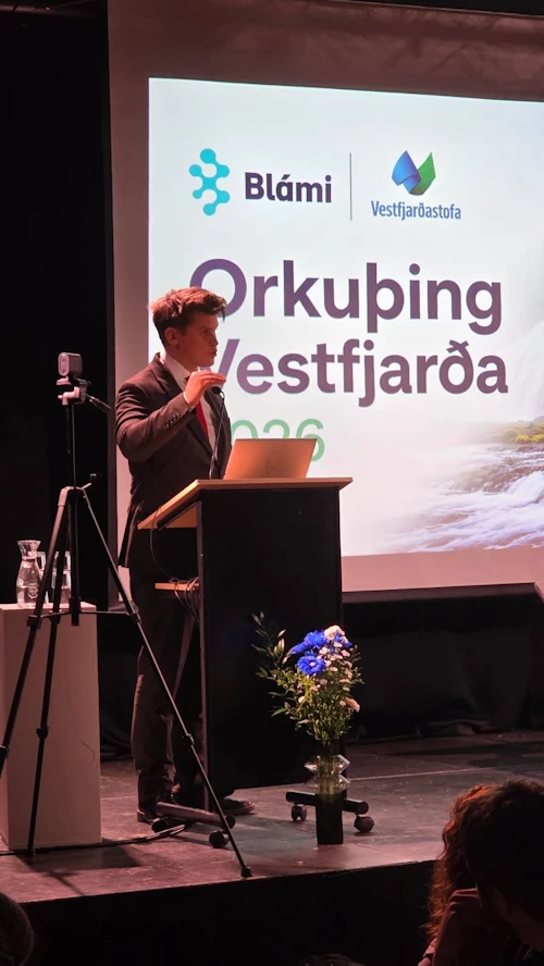 Jóhann Páll Jóhannsson, umhverfis-, orku- og loftslagsráðherra, flytur ávarp á Orkuþingi Vestfjarða.