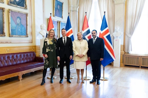 Þorgerður Katrín Gunnarsdóttir utanríkisráðherra ásamt forsetahjónunum og Masud Gharahkhani forseta norska Stórþingsins. 