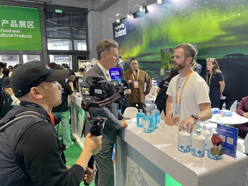 Visiting Icelandic Stand