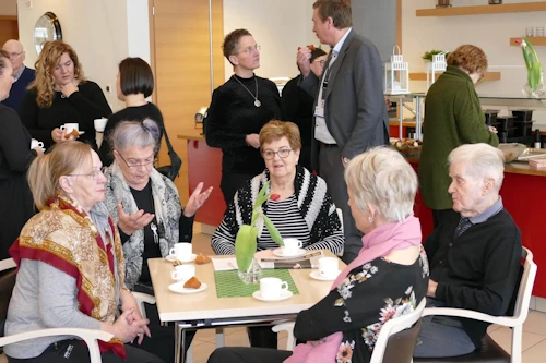 Á Nesvöllum við undirritun samningsins