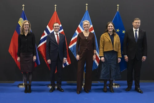 Sabine Monauni, utanríkisráðherra Liechtenstein, Espen Barth Eide, utanríkisráðherra Noregs, Þorgerður Katrín Gunnarsdóttir utanríkisráðherra, Marie Bjerre, Evrópumálaráðherra Danmerkur, og Valdis Dombrovskis, framkvæmdastjóri efnahagsmála hjá framkvæmdastjórn ESB.