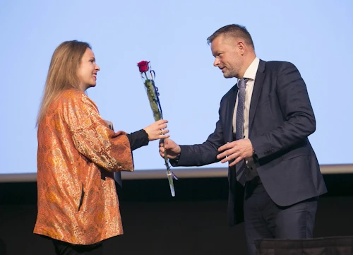 Berglind Hólm Ragnarsdóttir ásamt ráðherra