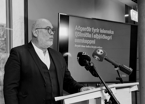 Logi Einarsson ráðherra kynnir aðgerðir í þágu fjölmiðla í desember sl.