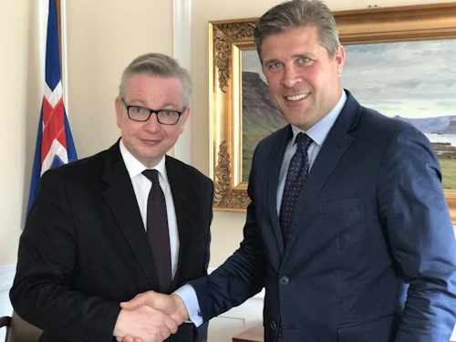 Forsætisráðherra Íslands og ráðherra umhverfis-, matvælaframleiðslu- og byggðamála í Bretlandi.