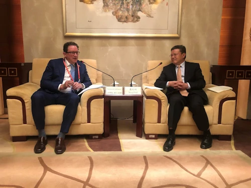 Kristján Þór átti fund með Meng Fanli, borgarstjóra Qingdao.