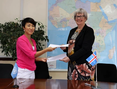 Won Young hong yfirmaður UNFPA í Malaví og Ágústa Gísladóttir forstöðumaður íslenska sendiráðsins eftir undirritun samkomulags um fjárstuðning frá Íslandi.
