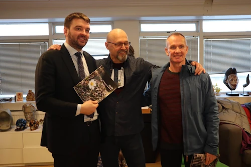  Ásmundur Einar Daðason, félags og barnamálaráðherra, Tolli Morthens, formaður starfshópsins og Agnar Bragason, sem var hópnum meðal annarra til ráðgjafar.