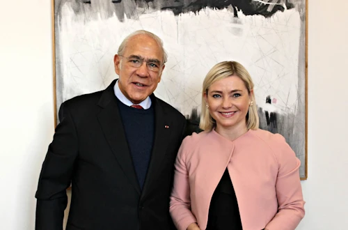 Angel Gurría, framkvæmdastjóri Efnahags- og framfarastofnunarinnar og Lilja Alfreðsdóttir mennta- og menningarmálaráðherra. 