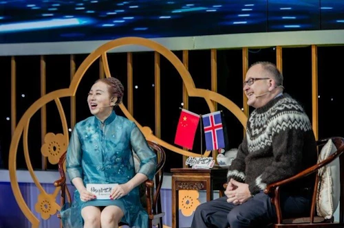 Frá þætti í kínversku sjónvarpi um Ísland og störf íslenska sendiráðsins