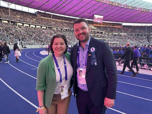 Eliza Reid forsetafrú og Ásmundur Einar Daðason, ráðherra íþróttamála, á opnunarhátíð heimsleika fatlaðra í Berlín