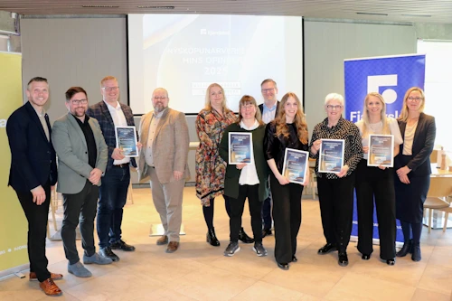Verðlaunahafar ásamt Ingþóri Karli Eiríkssyni, Fjársýslustjóra, sem veitti verðlaunin. 