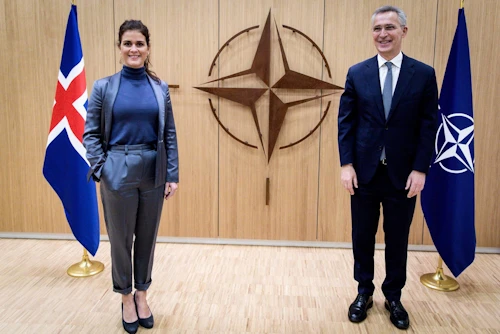Þórdís Kolbrún Reykfjörð Gylfadóttir utanríkisráðherra og Jens Stoltenberg frkvstj. Atlantshafsbandalagsins