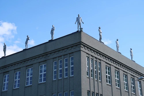Tákn, listaverk Steinunnar Þórarinsdóttur
