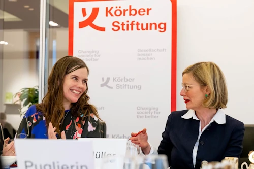 Katrín Jakobsdóttir forsætisráðherra og Nora Müller, yfirmaður alþjóðasviðs og skrifstofu Körber-Stiftung. Mynd: Svea Pietschmann