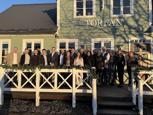 Hópurinn ásamt Maríu Erlu Marelsdóttur sendiherra loftslagsmála hjá utanríkisráðuneytinu. 