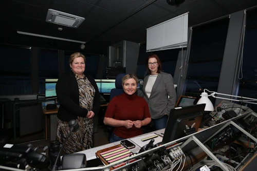 F.v. Arnheiður Jóhannsdóttir framkvæmdastjóri Markaðsstofu Norðurlands, Lilja Dögg Alfreðsdóttir ferðamálaráðherra og Jóna Árný Þórðardóttir framkvæmdarstjóri Austurbrúar saman komnar í flugturninum á Egilsstöðum. 