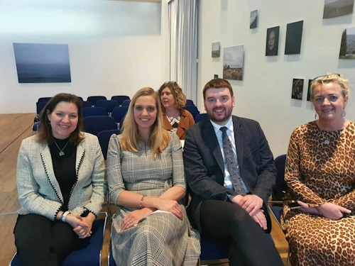 Á myndinni eru frú Eliza Reid, Ásthildur Sturludóttir, bæjarstjóri Akureyrarbæjar, Ásmundur Einar Daðason, félags- og barnamálaráðherra og Vilborg Gunnarsdóttir, framkvæmdastjóri Alzheimersamtakanna