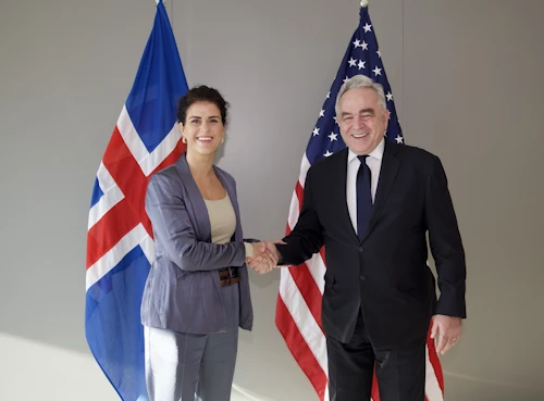 Þórdís Kolbrún Reykfjörð Gylfadóttir utanríkisráðherra ásamt Kurt M. Campbell varautanríkisráðherra Bandaríkjanna.