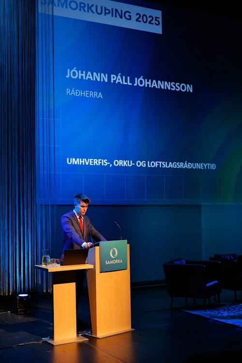 Jóhann Páll Jóhannsson, umhverfis-, orku- og loftslagsráðherra, flytur ávarp á Samorkuþingi.
