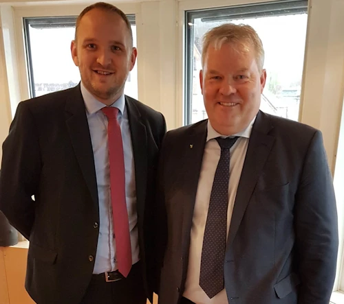 Jon George Dale samgöngu- og fjarskiptaráðherra Noregs og Sigurður Ingi Jóhannsson samgöngu- og sveitarstjórnarráðherra hittust í Osló í kjölfar þings Norðurlandaráðs.