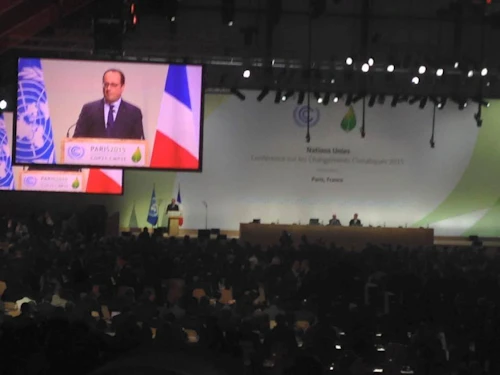 Frá ávarpi Hollande Frakklandsforseta við opnun COP21 í morgun.