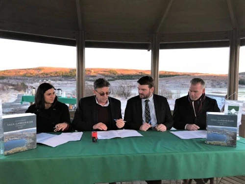 Undirritun viljayfirlýsingarinnar við Vífilsstaðavatn