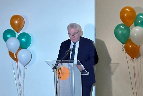 Sigurður Ingi Jóhannsson innviðaráðherra við vígslu nýrrar flugstöðvar og flughlaðs á Akureyrarflugvelli.