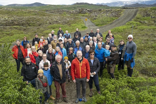 Hópur fólks gekk í Búrfellsgjá í gær í tilefni af friðlýsingunni.