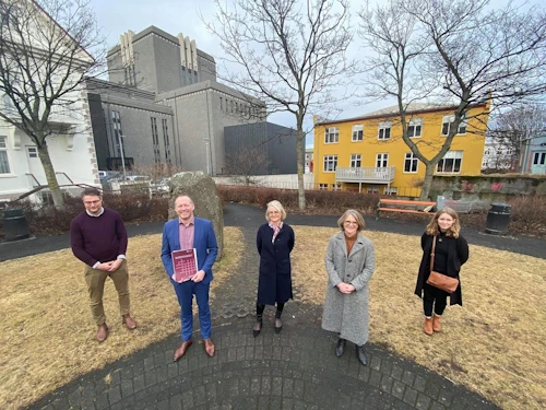 Frá Umhverfis- og auðlindaráðuneyti: Guðmundur Ingi Guðbrandsson ráðherra, Sigríður Auður Arnardóttir ráðuneytisstjóri og Magnús Dige Baldursson lögfræðingur. Frá Skipulagsstofnun:  Ásdís Hlökk Theódórsdóttir forstjóri og Hrafnhildur Magnúsdóttir verkefnastjóri.
