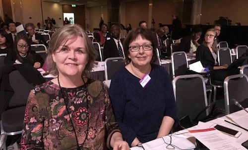 Kristín A. Árnadóttir sendiherra og Þórdís Sigurðardóttir deildarstjóri mannúðardeildar þróunarsamvinnuskrifstofu.